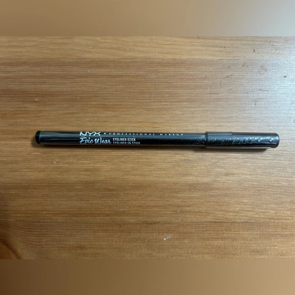 NYX Epic wear eyeliner stick in pitch black